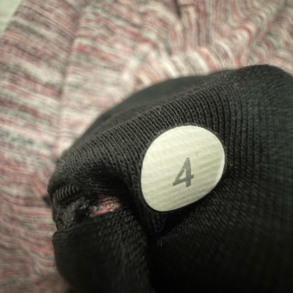 **Lululemon Think Fast Pullover – Size 4 – Heathered Black Herringbone** - Picture 4 of 4